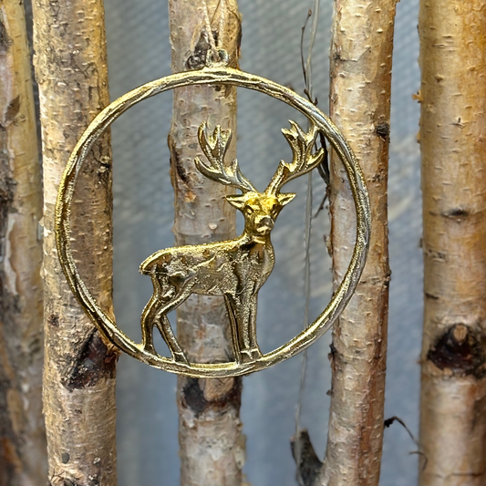Rentier im Metallring