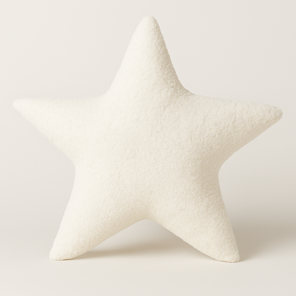 Flauschiges Deko-Kissen in Sternform – weiß